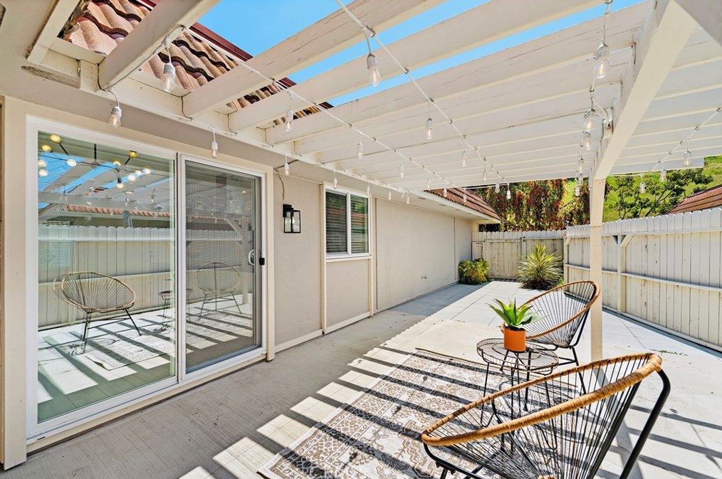 23404 El Reposa, Laguna Beach CA  92656-1106 exterior