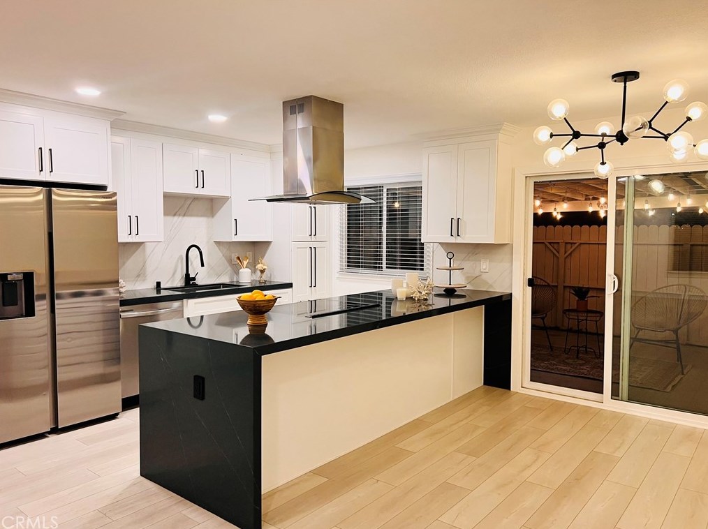 23404 El Reposa, Laguna Beach CA  92656-1106 exterior