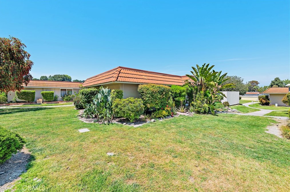 23404 El Reposa, Laguna Beach CA  92656-1106 exterior