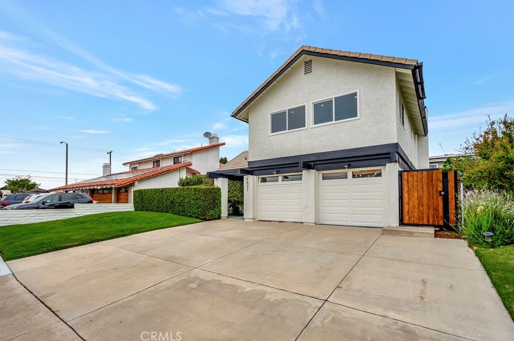 9521 Landfall Dr, Huntington Beach CA  92646-8211 exterior