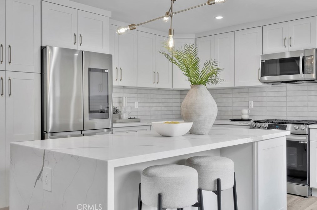 9521 Landfall Dr, Huntington Beach CA  92646-8211 exterior