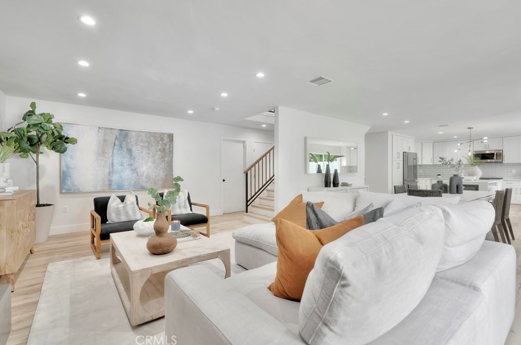 9521 Landfall Dr, Huntington Beach CA  92646-8211 exterior