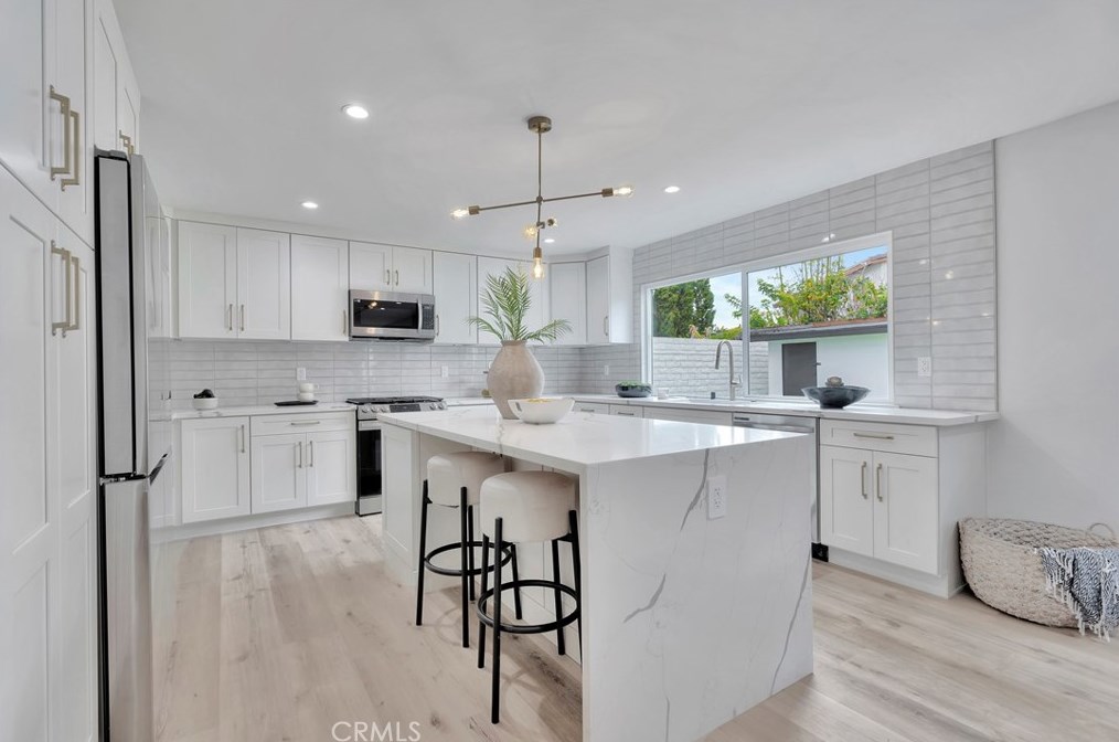 9521 Landfall Dr, Huntington Beach CA  92646-8211 exterior