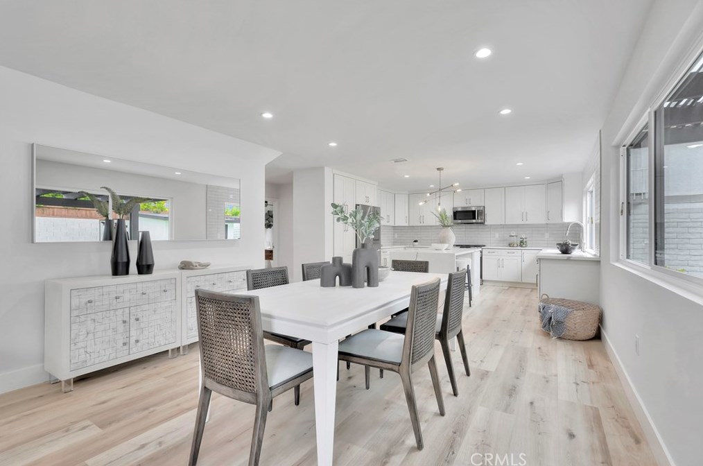 9521 Landfall Dr, Huntington Beach CA  92646-8211 exterior