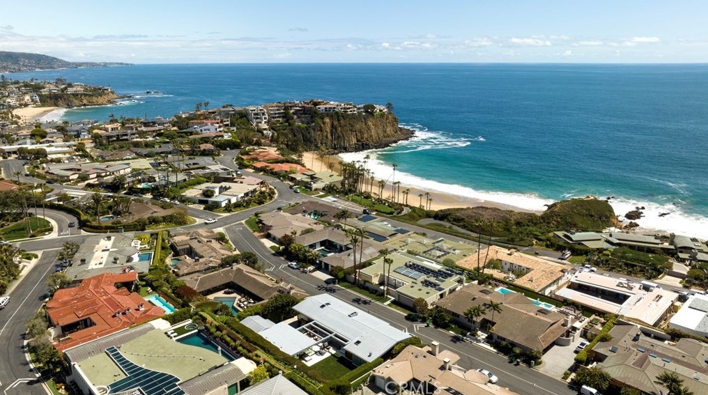 2526 Monaco Dr, Laguna Beach CA  92651-1009 exterior