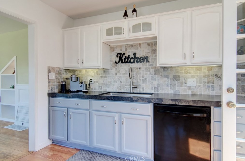 6271 Cherokee Dr, Westminster CA  92683-2003 exterior