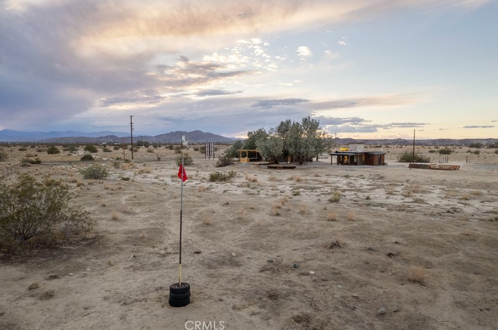 5725 Sunfair Rd, Joshua Tree CA  92252 exterior