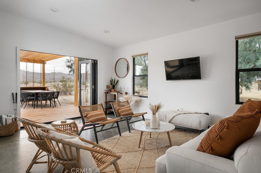 5725 Sunfair Rd, Joshua Tree CA  92252 exterior