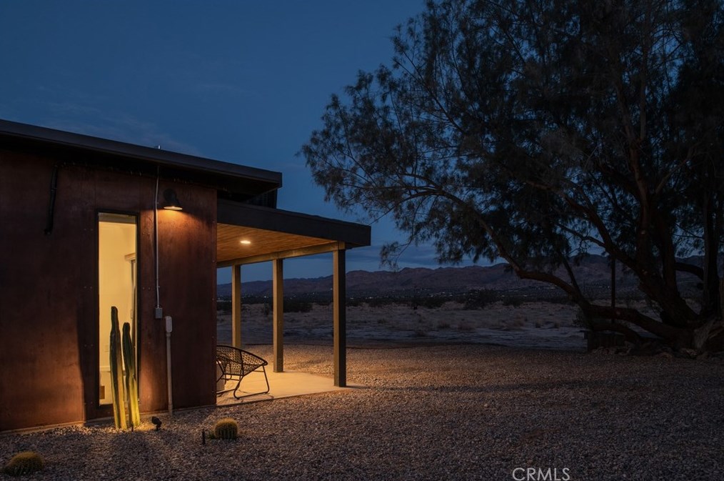 5725 Sunfair Rd, Joshua Tree CA  92252 exterior