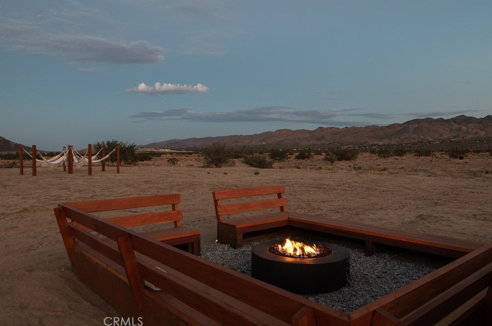 5725 Sunfair Rd, Joshua Tree CA  92252 exterior
