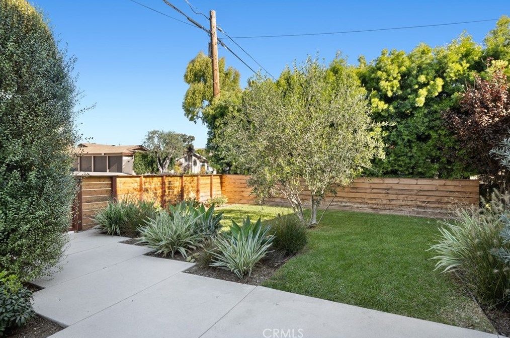 2442 Orange Ave, Costa Mesa CA  92627-1319 exterior