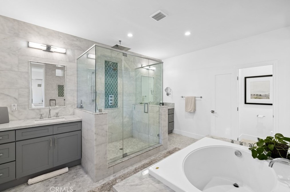 2442 Orange Ave, Costa Mesa CA  92627-1319 exterior