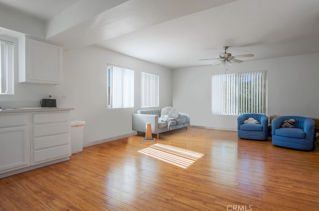 1033 Msn Dr, Costa Mesa CA  92626-4251 exterior