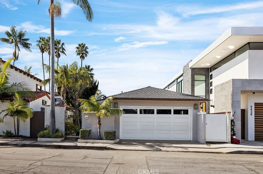 5446 The Toledo, Long Beach CA  90803-3933 exterior