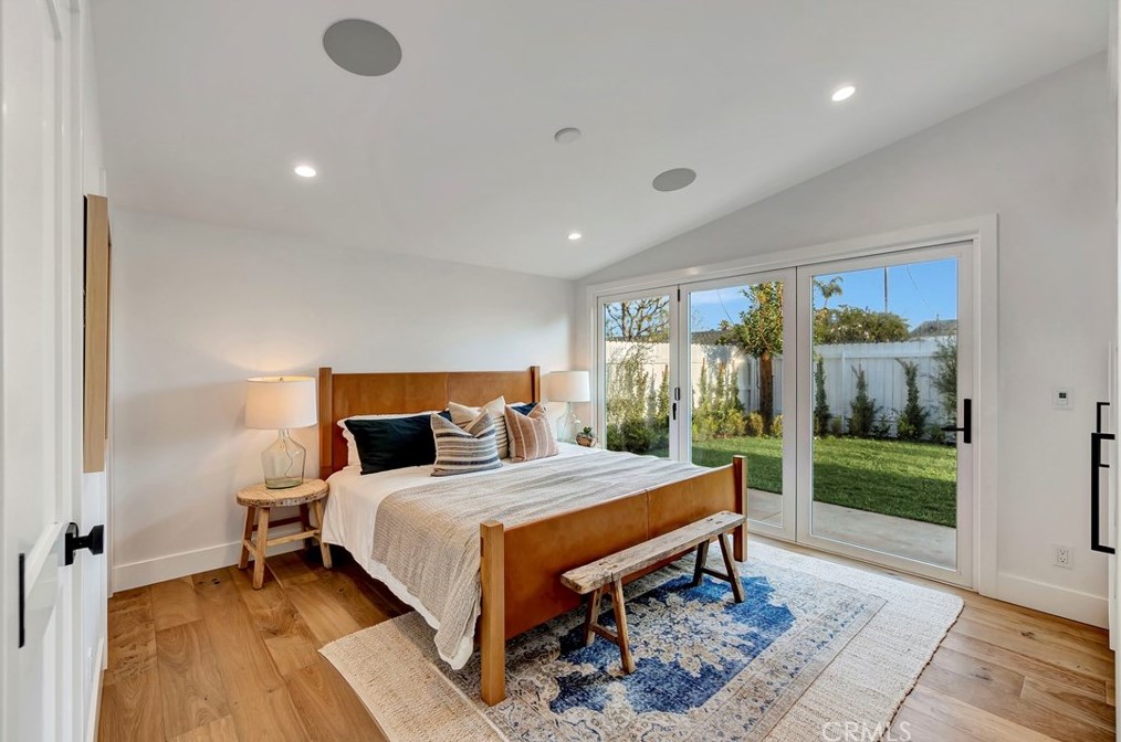 270 Sierks St, Costa Mesa CA  92627-2152 exterior