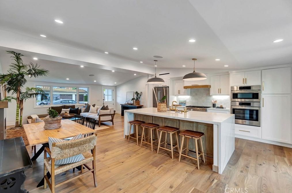 270 Sierks St, Costa Mesa CA  92627-2152 exterior