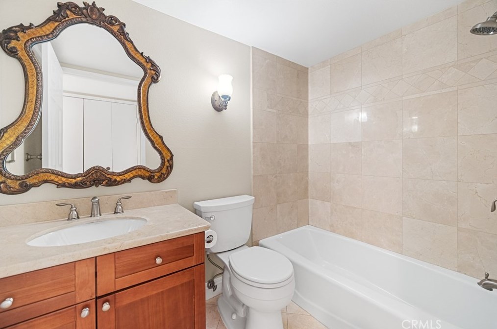 14 Nuevo, Irvine CA  92612-2610 exterior