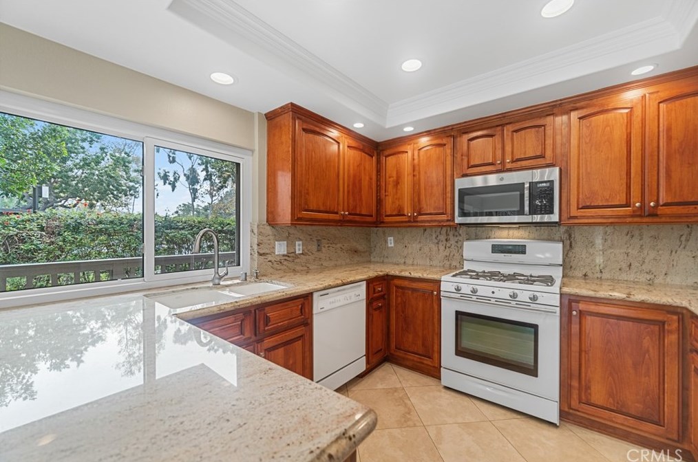 14 Nuevo, Irvine CA  92612-2610 exterior