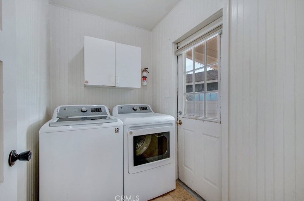 2632 Riverside Dr, Costa Mesa CA  92627-4634 exterior