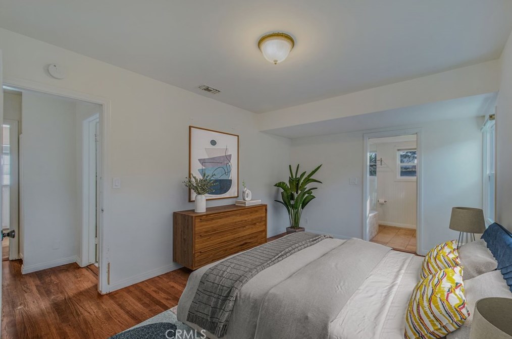 2632 Riverside Dr, Costa Mesa CA  92627-4634 exterior