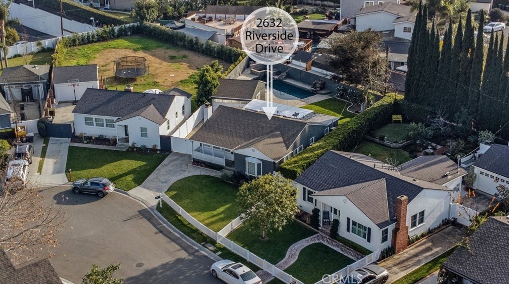2632 Riverside Dr, Costa Mesa CA  92627-4634 exterior