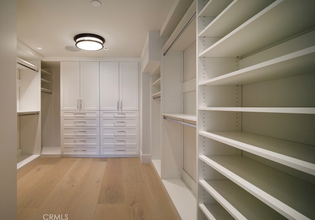 209 Crystal Ave, Newport Beach CA  92662-1313 exterior