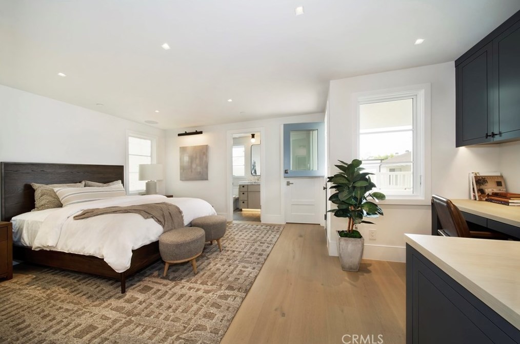 209 Crystal Ave, Newport Beach CA  92662-1313 exterior