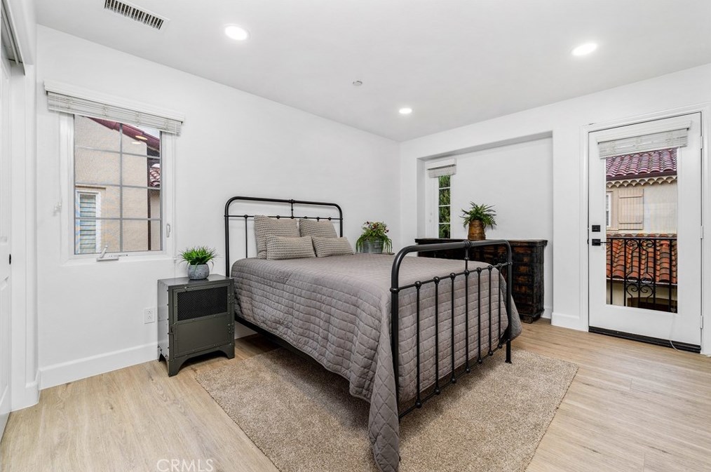 60 Pathstone, Irvine CA  92603-0171 exterior