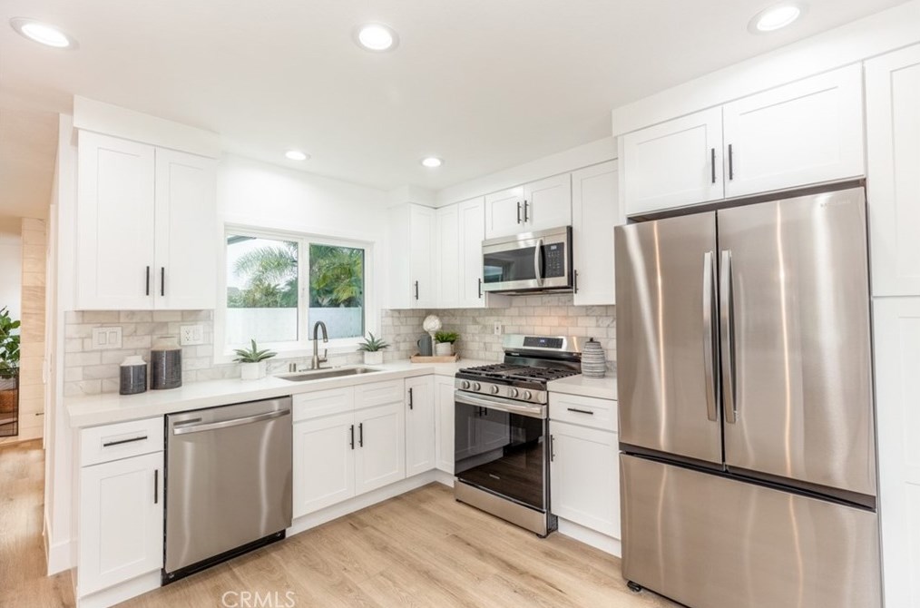 1586 Elm Ave, Anaheim CA  92802-1348 exterior