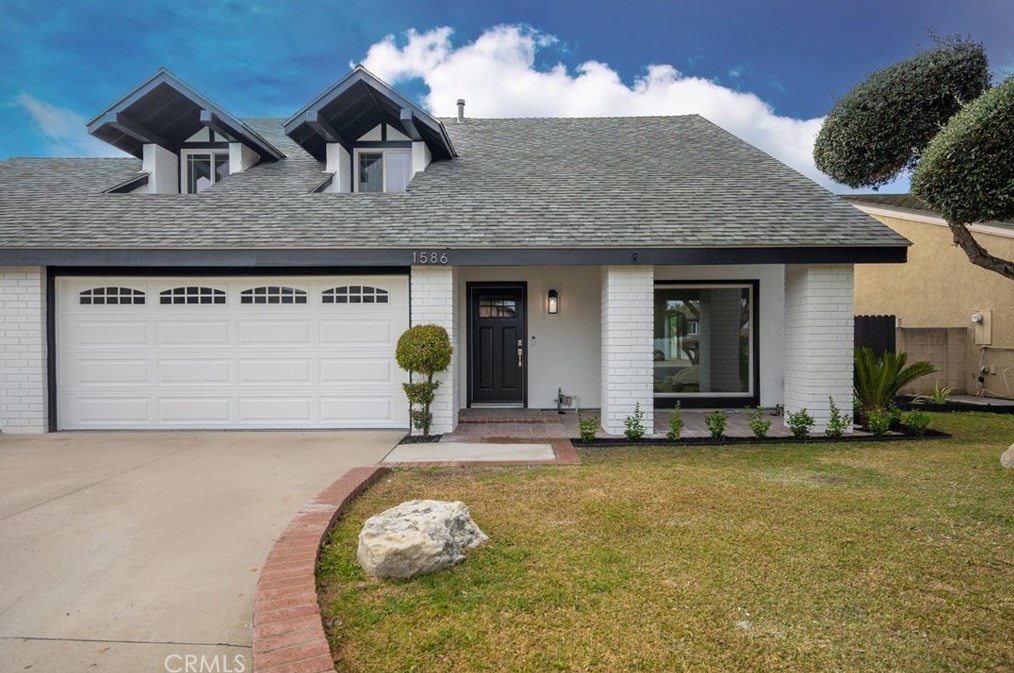 1586 Elm Ave, Anaheim CA  92802-1348 exterior