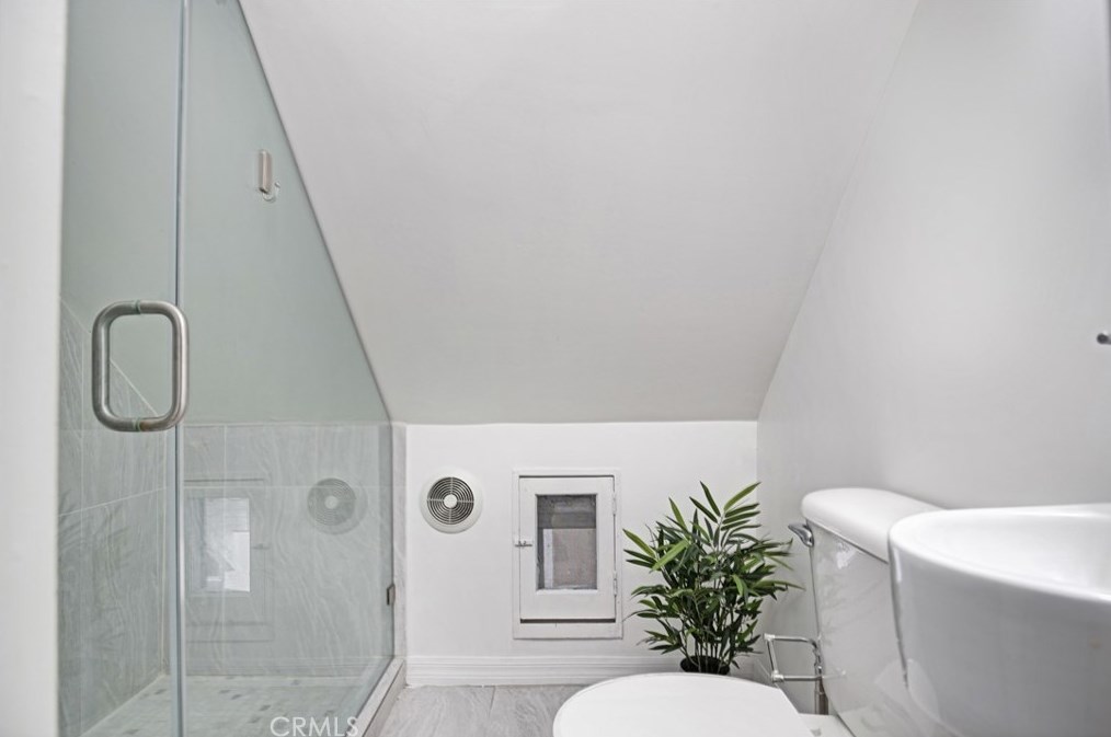 220 Mountain View Ave, Glendora CA  91741-3301 exterior