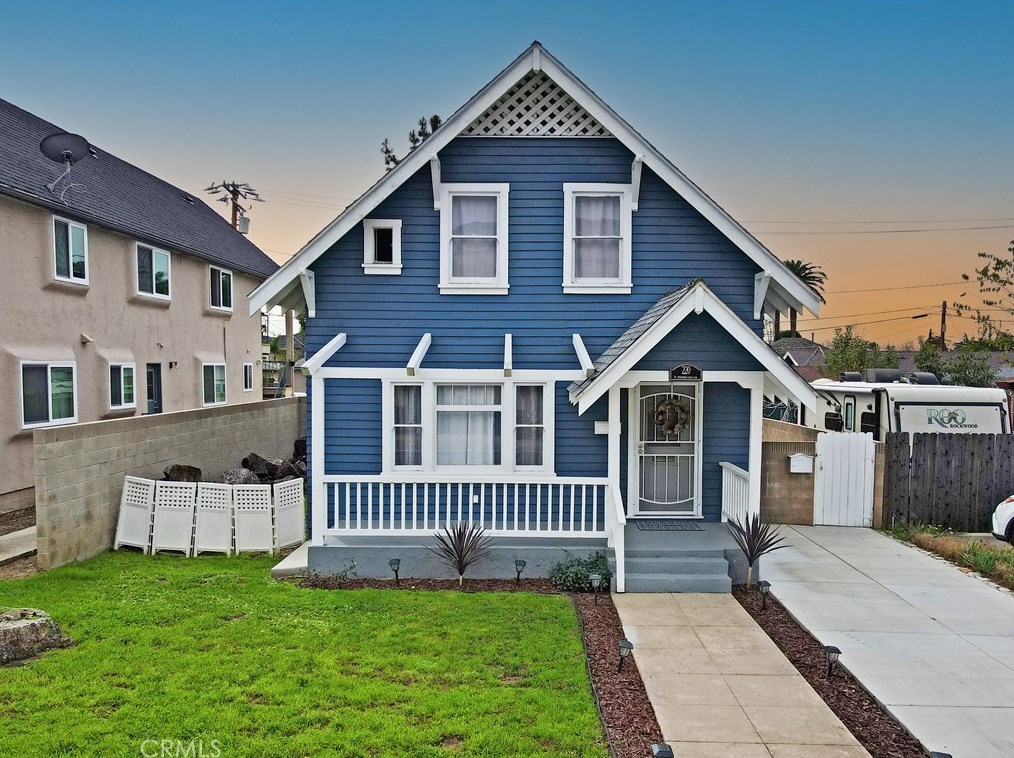220 Mountain View Ave, Glendora CA  91741-3301 exterior