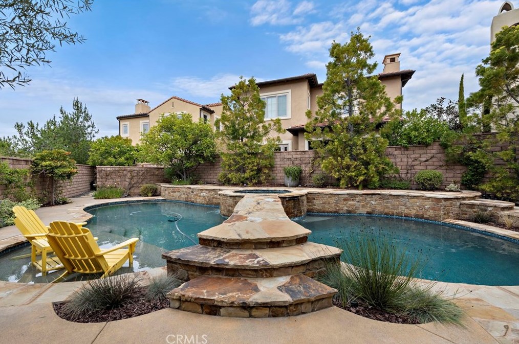117 Long Fence, Irvine CA  92602-1807 exterior