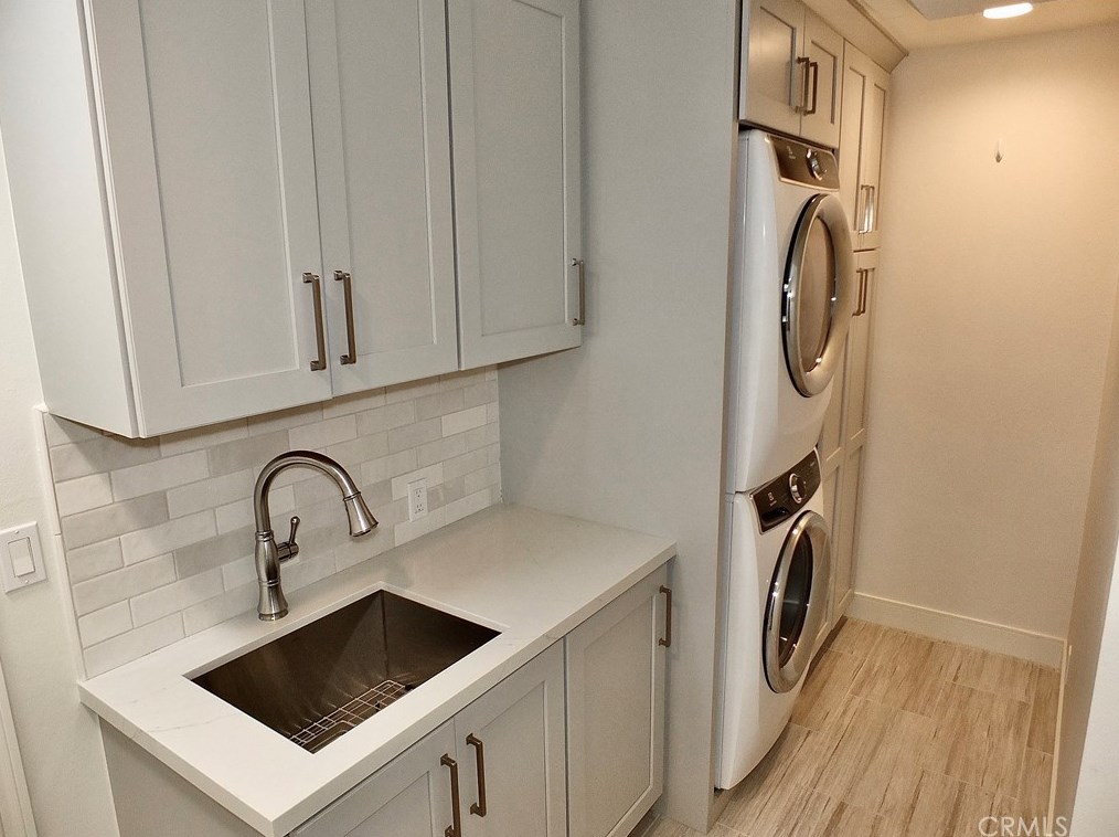 1619 Clear Creek Dr, Fullerton CA  92833-1437 exterior