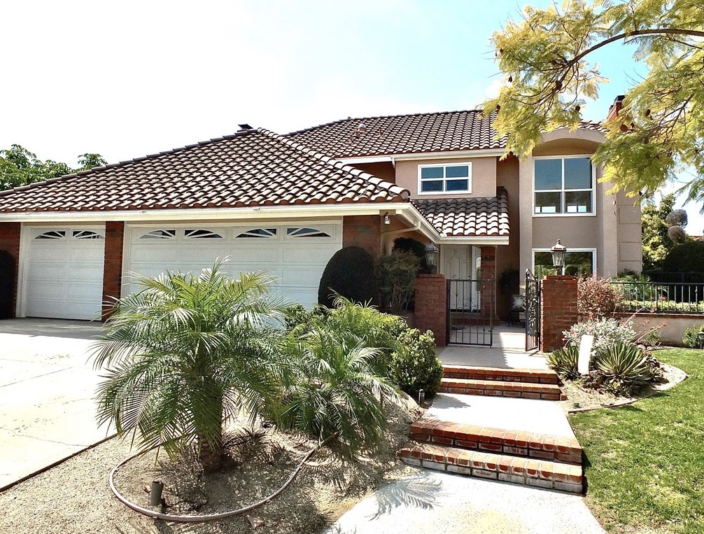 1619 Clear Creek Dr, Fullerton CA  92833-1437 exterior