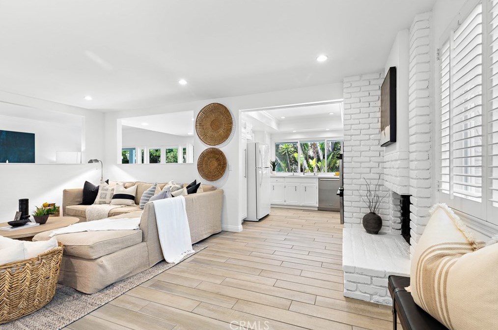 15201 Touraine Way, Irvine CA  92604-3149 exterior