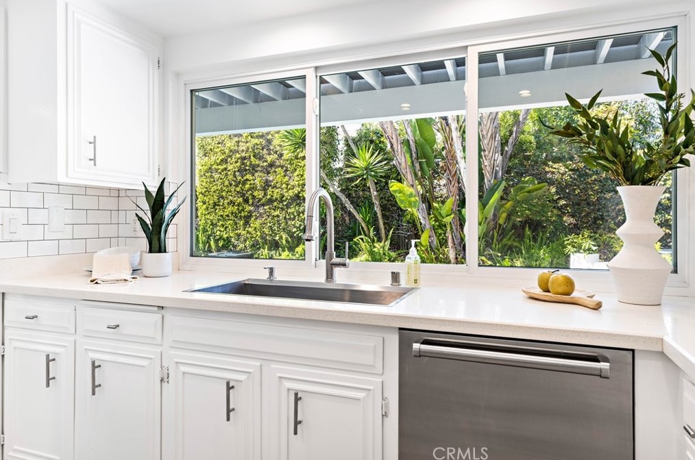 15201 Touraine Way, Irvine CA  92604-3149 exterior