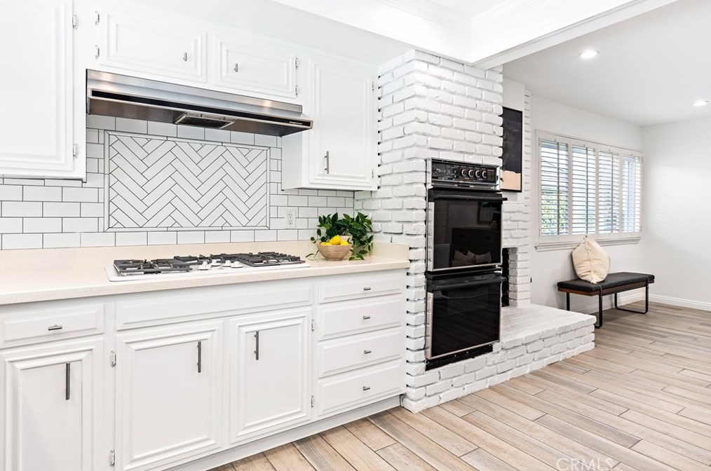 15201 Touraine Way, Irvine CA  92604-3149 exterior