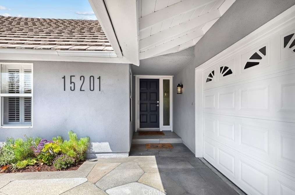 15201 Touraine Way, Irvine CA  92604-3149 exterior