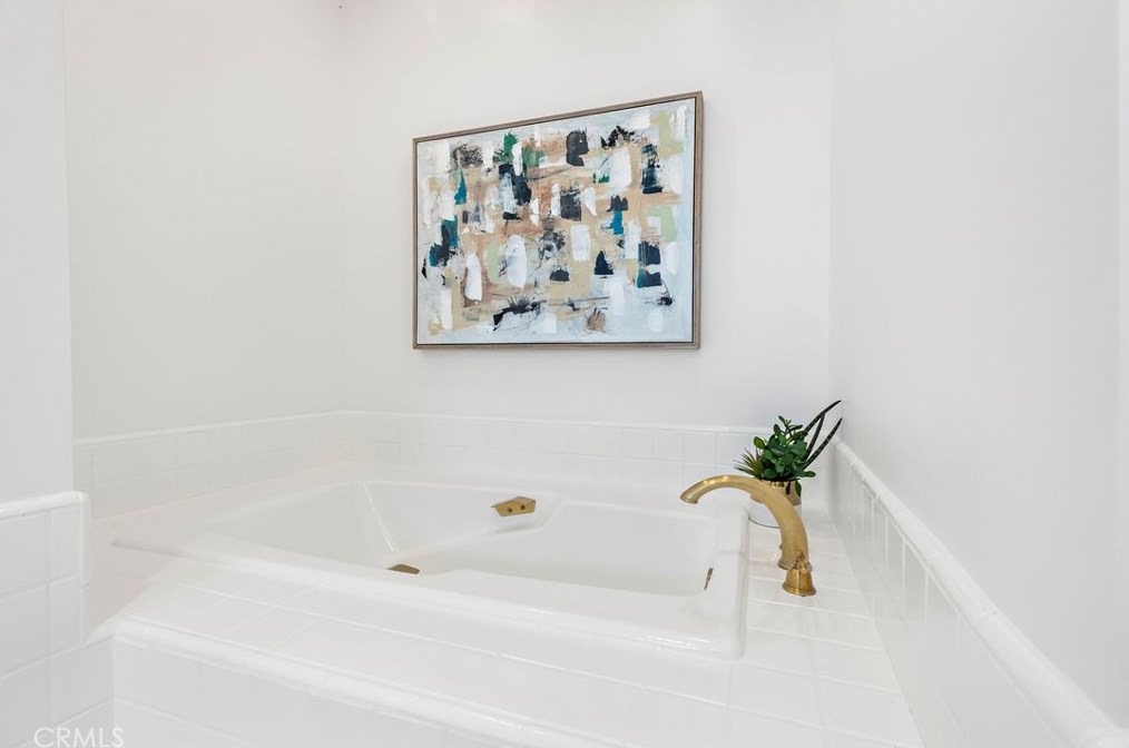 15201 Touraine Way, Irvine CA  92604-3149 exterior