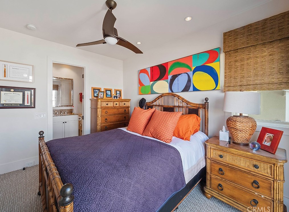 129 Topaz Ave, Newport Beach CA  92662-1024 exterior