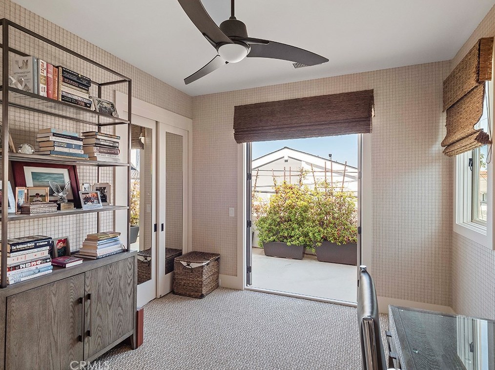 129 Topaz Ave, Newport Beach CA  92662-1024 exterior