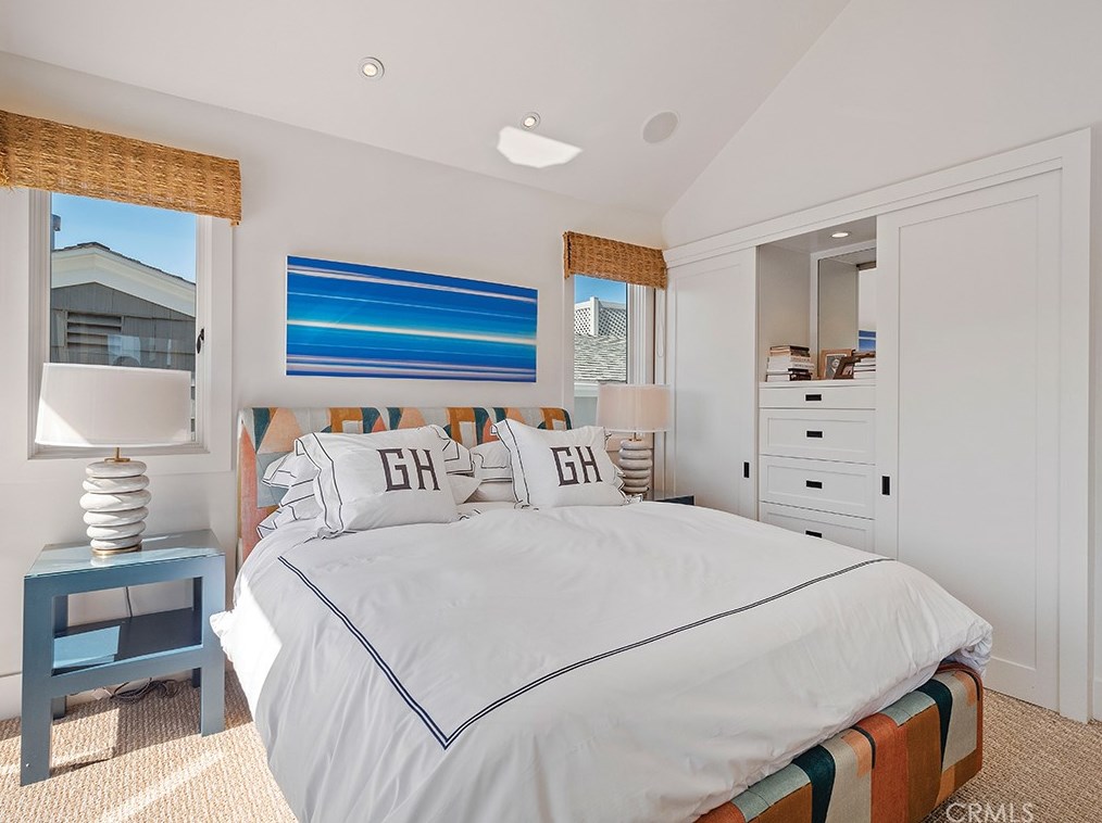 129 Topaz Ave, Newport Beach CA  92662-1024 exterior