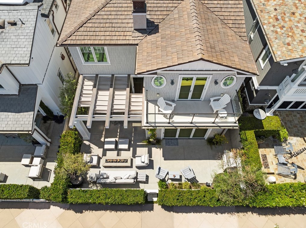 214 Via Mentone, Newport Beach CA  92663-4919 exterior