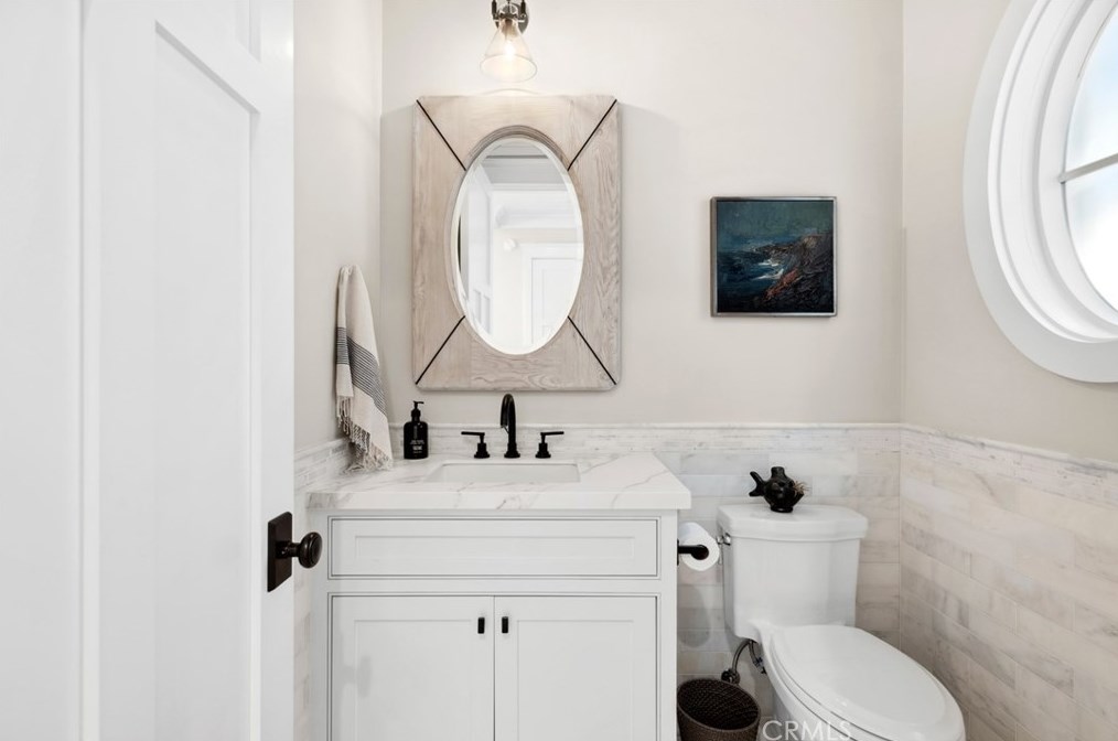 214 Via Mentone, Newport Beach CA  92663-4919 exterior