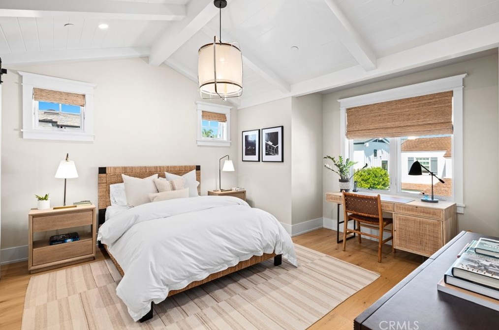 214 Via Mentone, Newport Beach CA  92663-4919 exterior