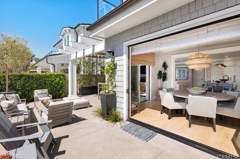 214 Via Mentone, Newport Beach CA  92663-4919 exterior