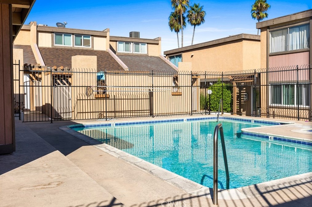 2700 Brea Blvd, Fullerton CA  92835-2778 exterior