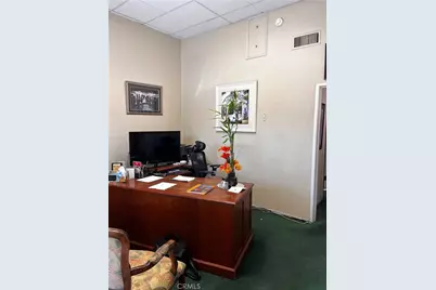 10443 Magnolia Boulevard, North Hollywood, CA 91601 - Photo 21