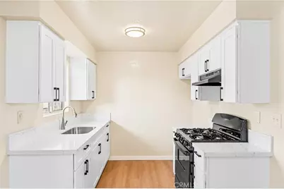 221 10th Street, Huntington Beach, CA 92648 - Photo 15